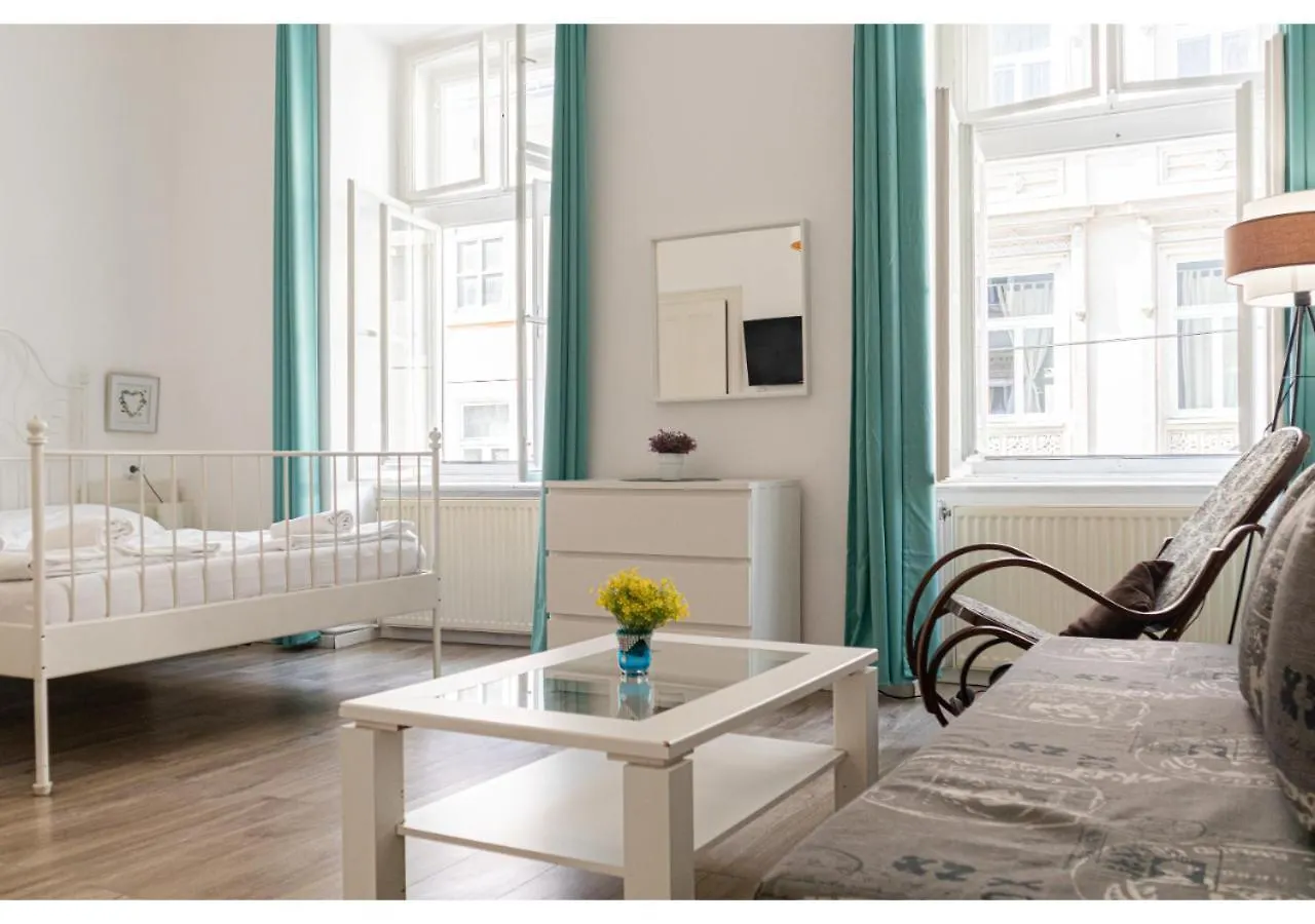 Elegant 1Br Apt - Great For Long Stays Vienna Apartment