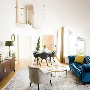 Opera - Mai's Appartement